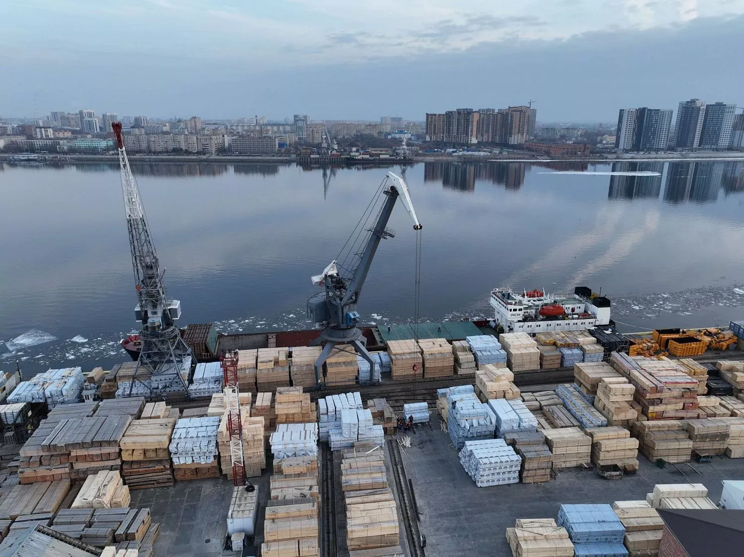 грузовые операции в декабре 2022