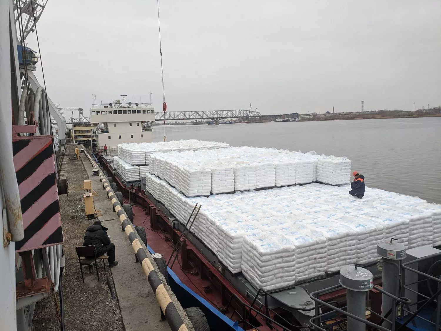 грузовые операции в декабре 2021