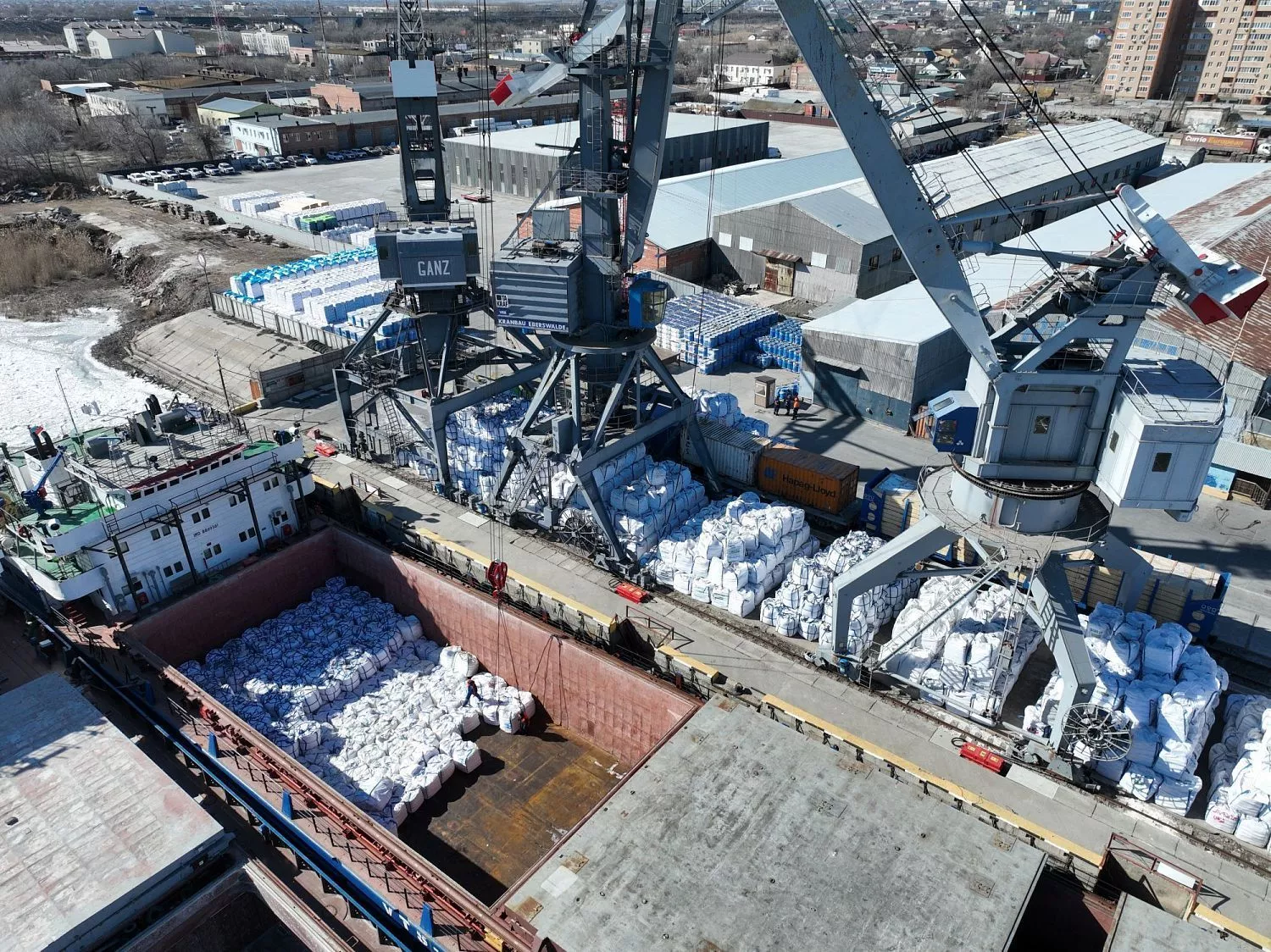 грузовые операции в феврале 2024