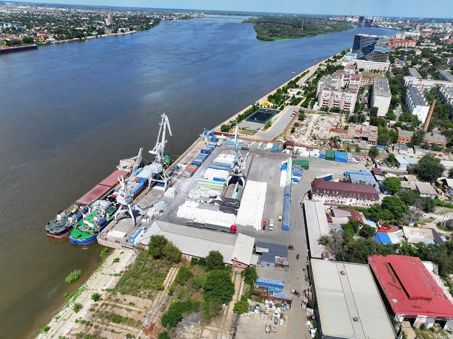 грузовые операции в июле 2026