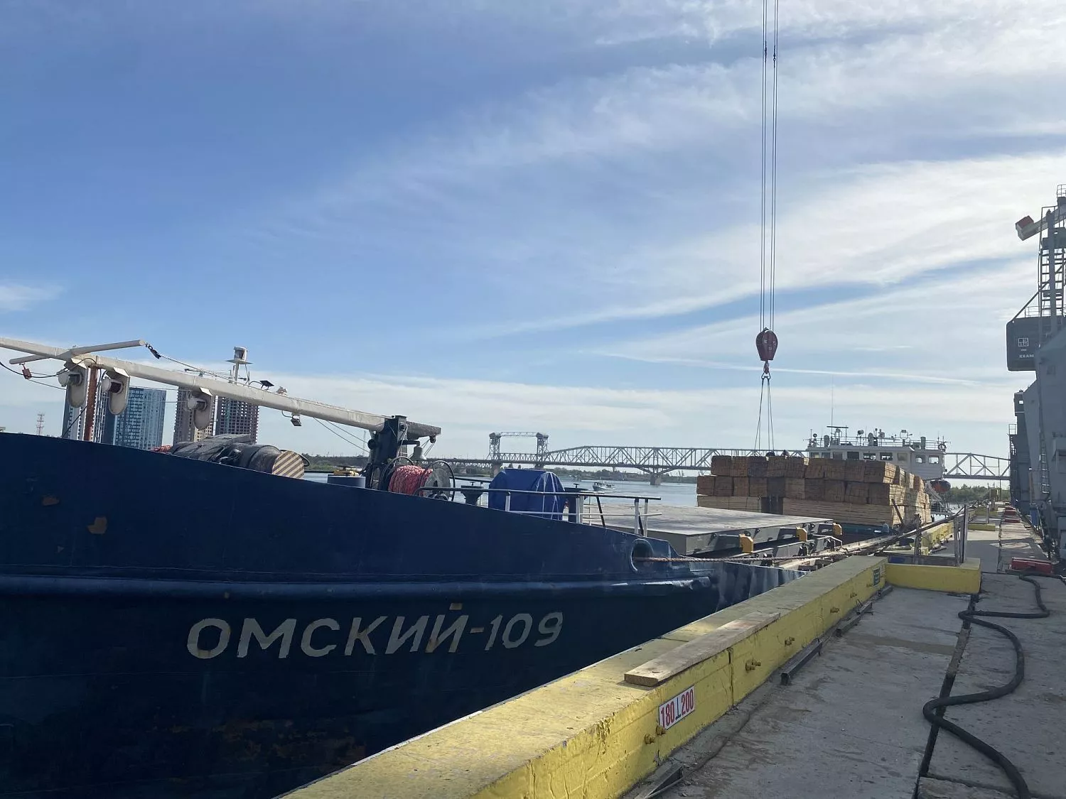 грузовые операции в октябре 2021