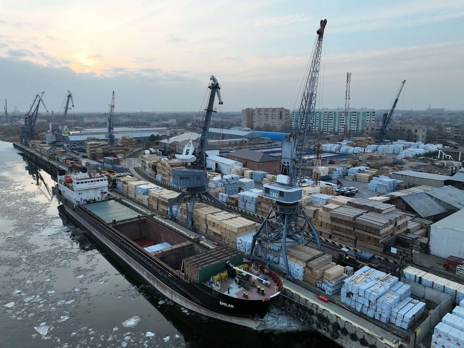 грузовые операции в декабре 2022