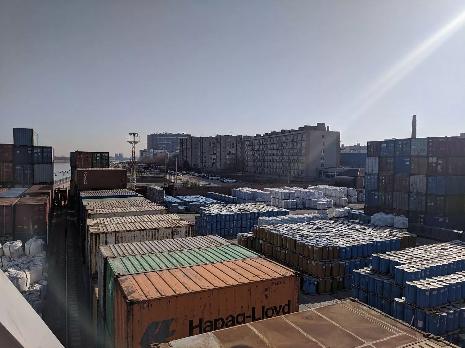грузовые операции в апреле 2021