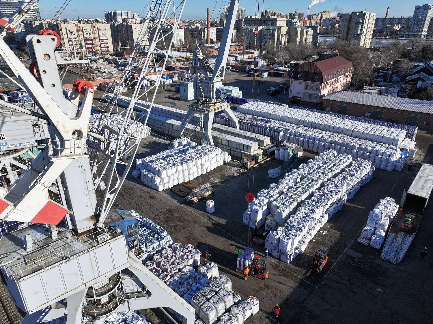 грузовые операции в декабре 2025