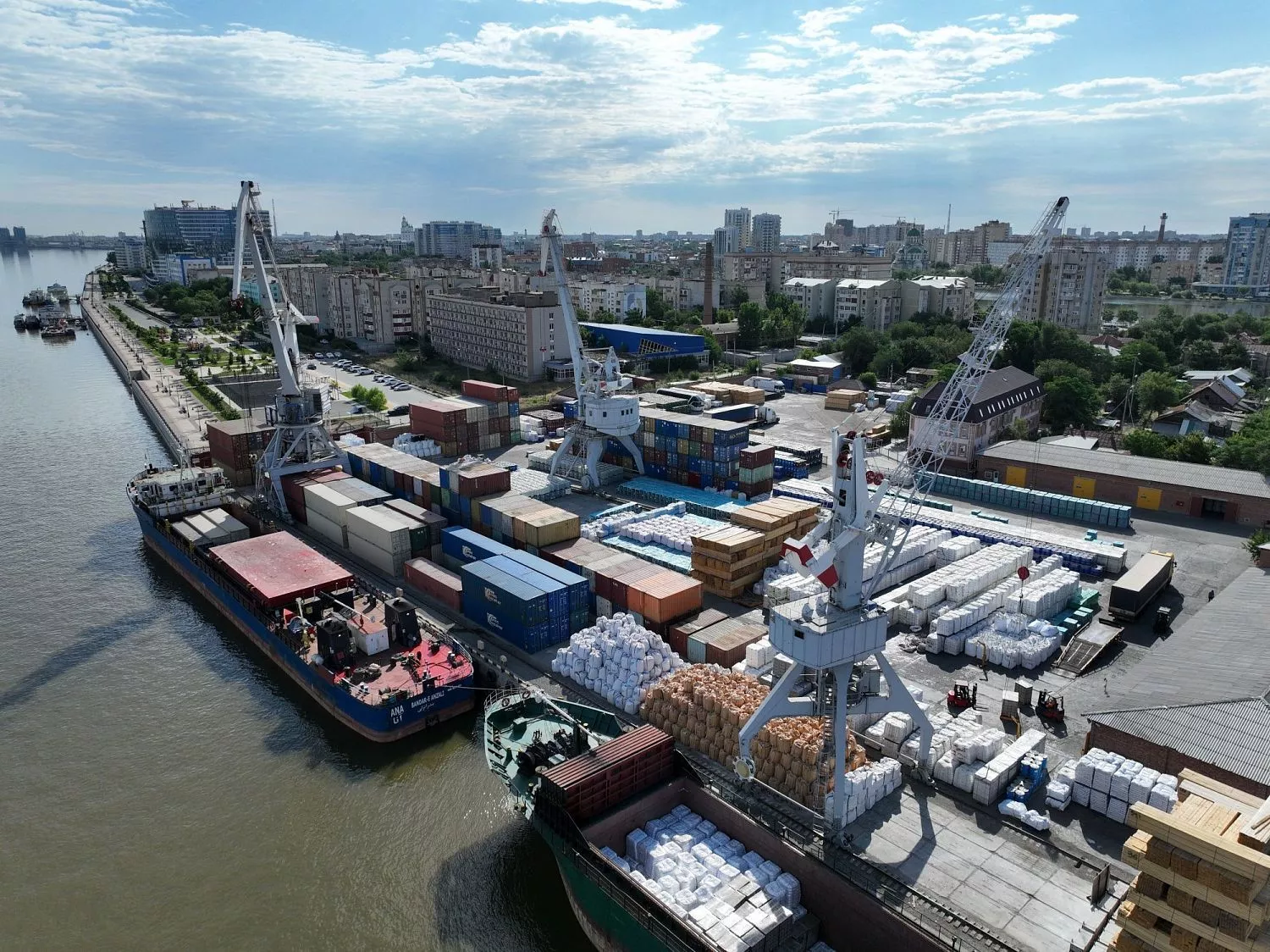 грузовые операции в июне 2022