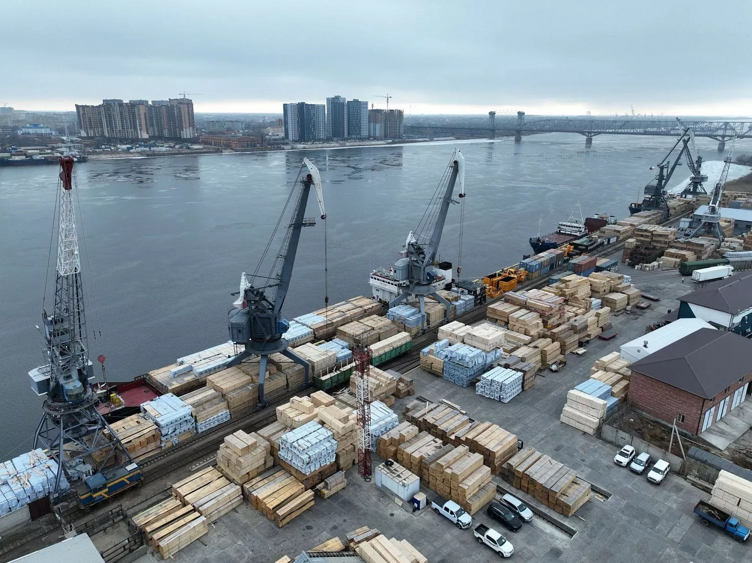 грузовые операции в декабре 2022