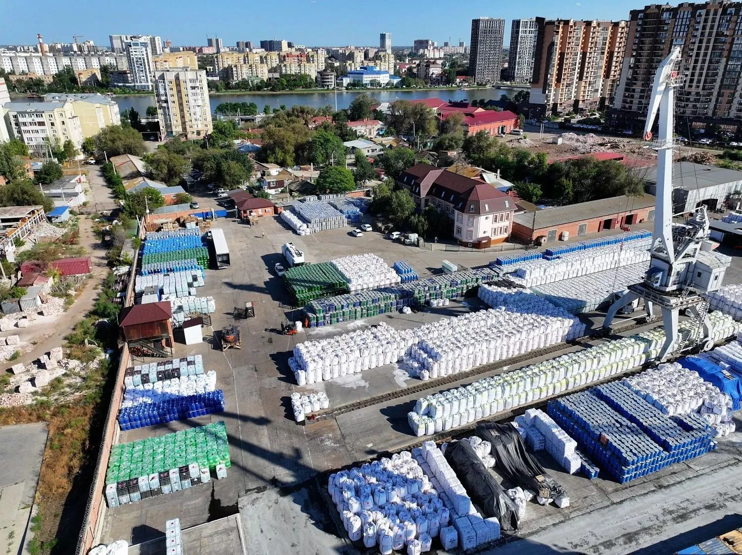грузовые операции в августе 2026