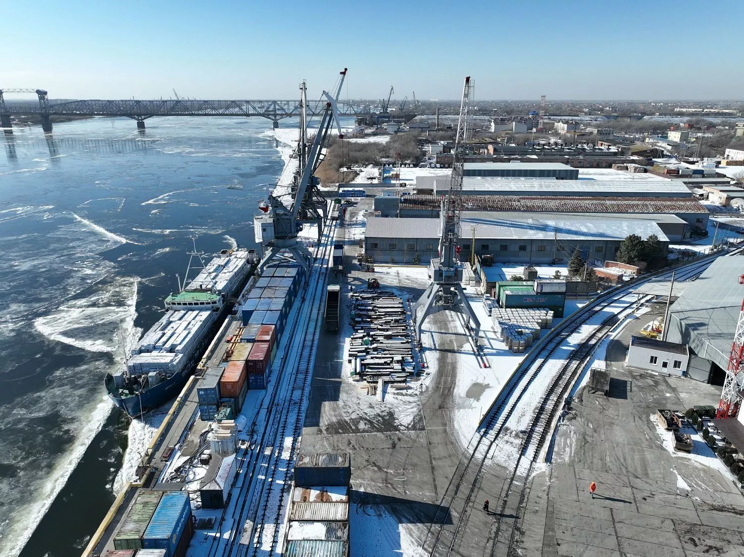 грузовые операции в феврале 2024