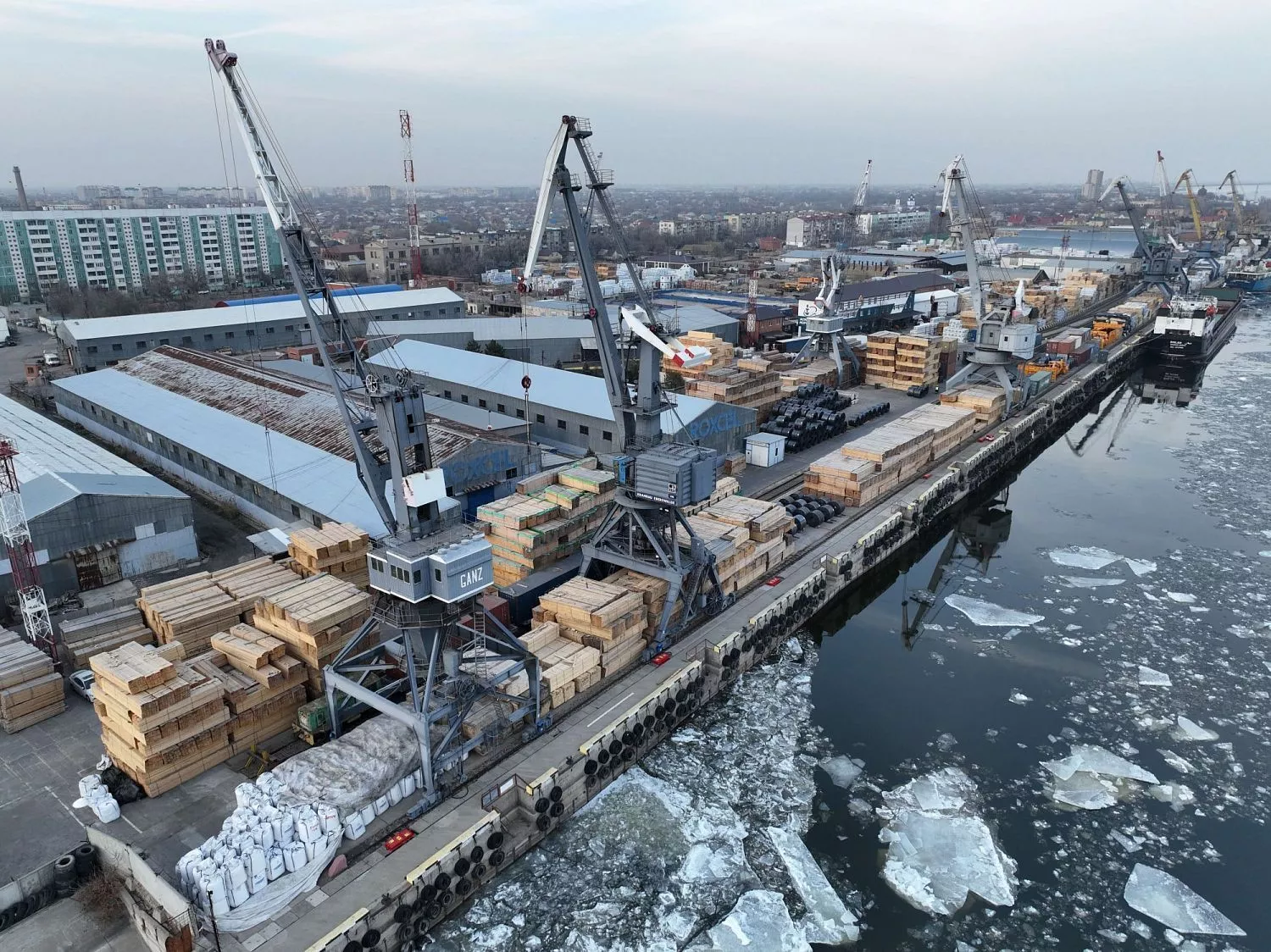 грузовые операции в декабре 2022