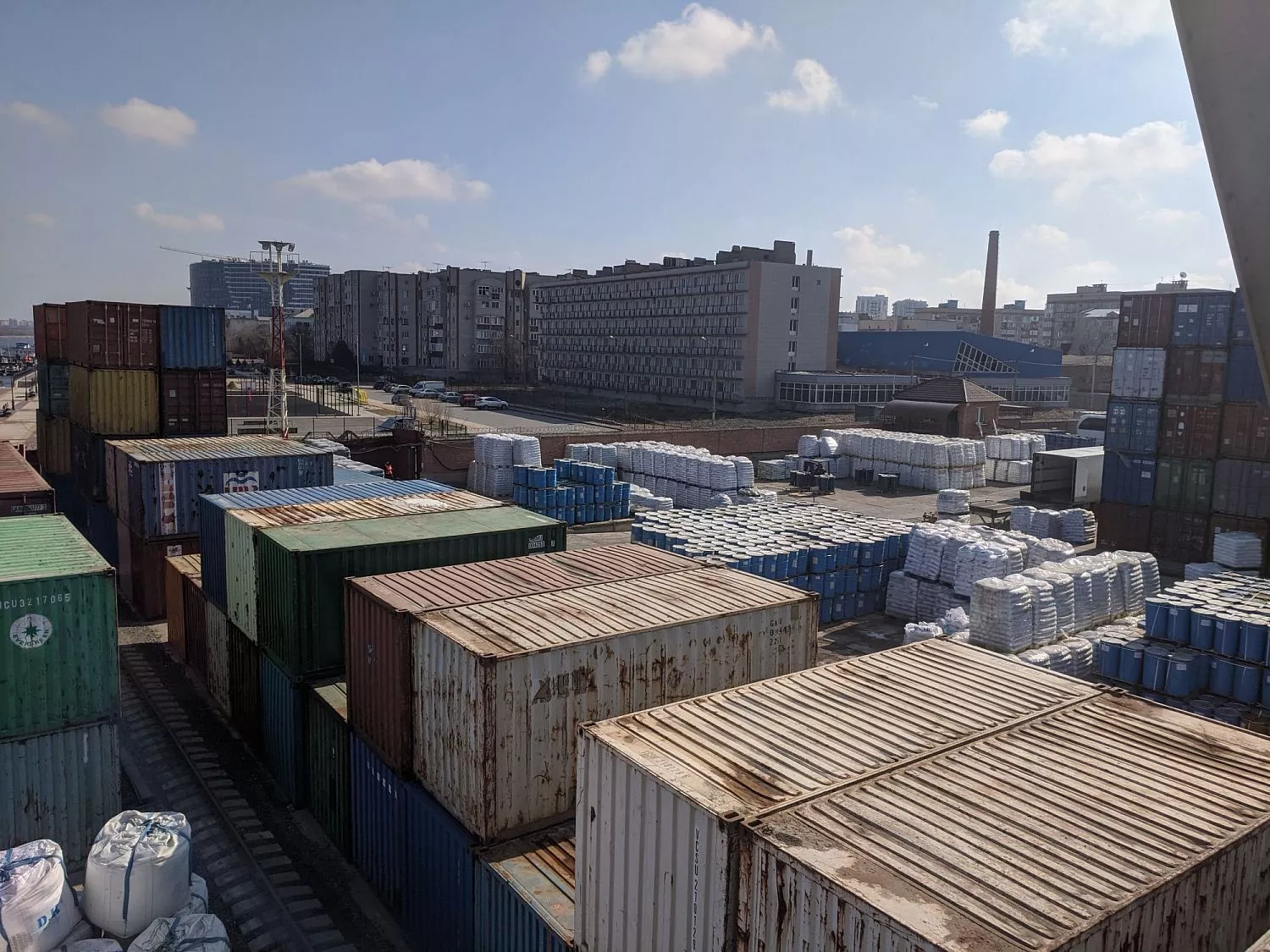 грузовые операции в марте 2021