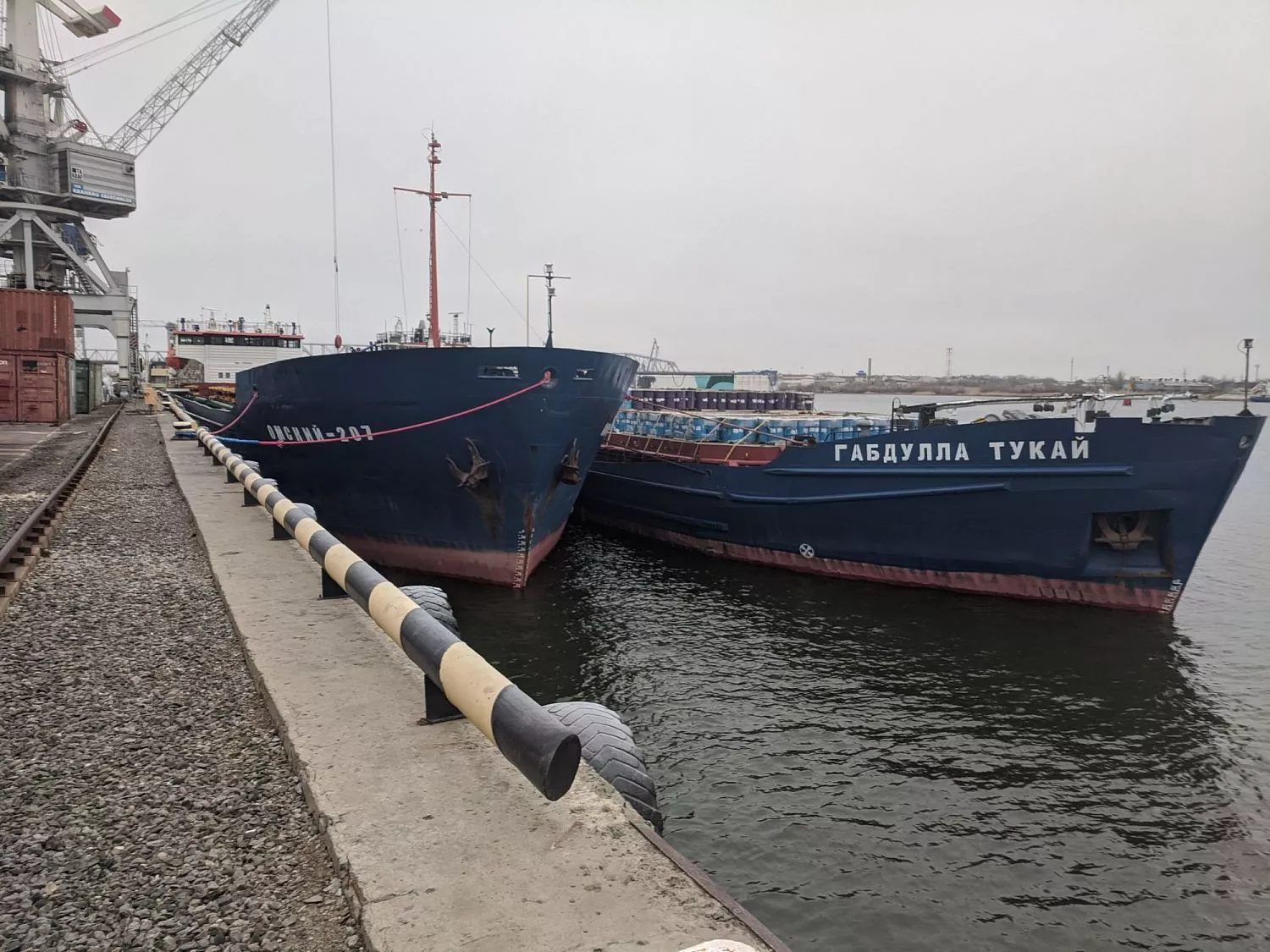 грузовые операции в декабре 2021