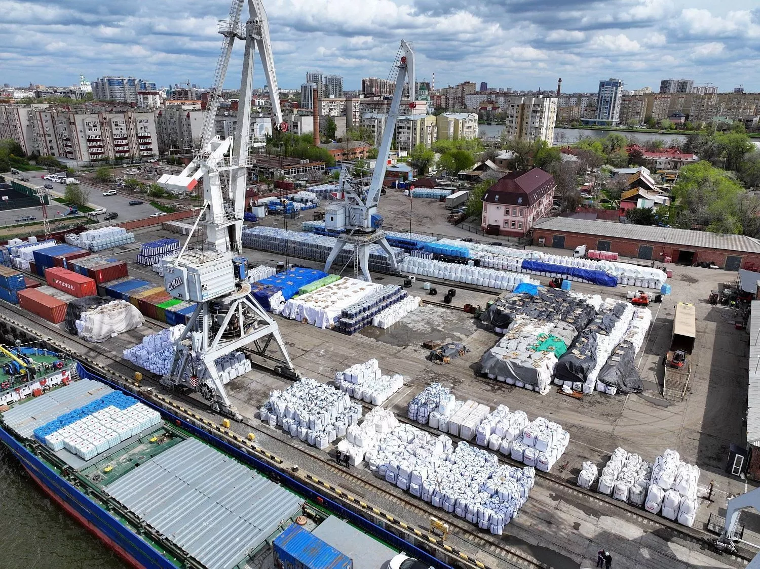 грузовые операции в апреле 2026