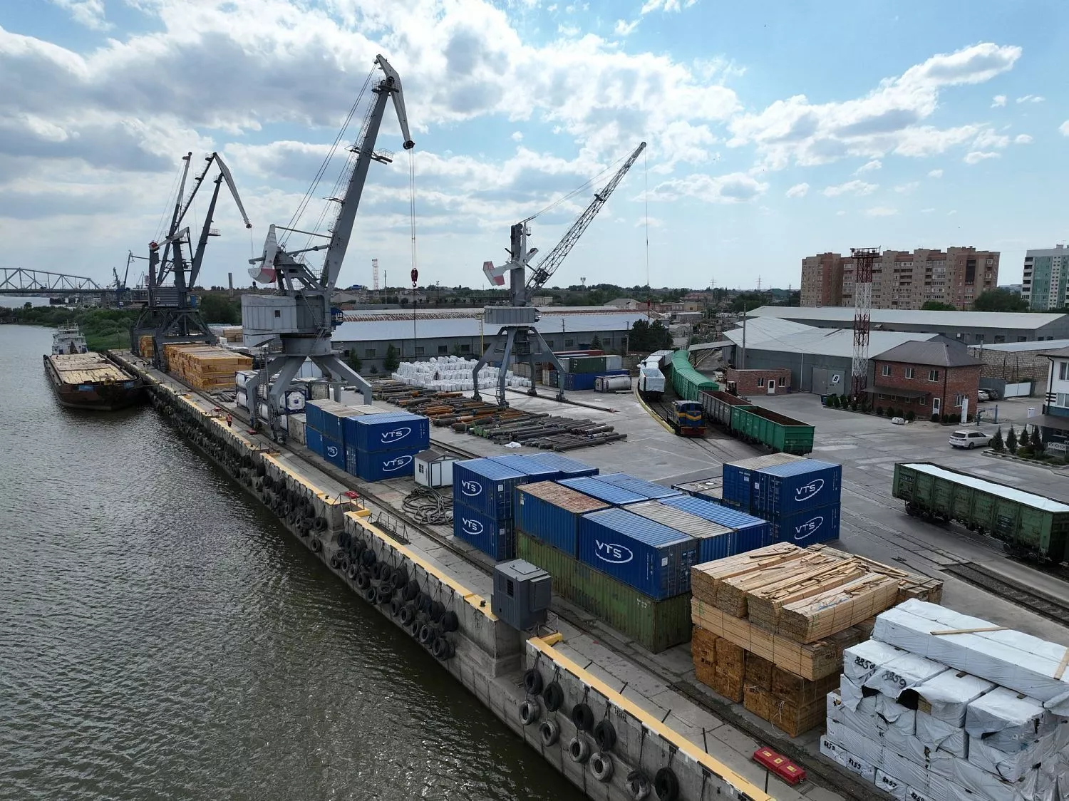 грузовые операции в июле 2023