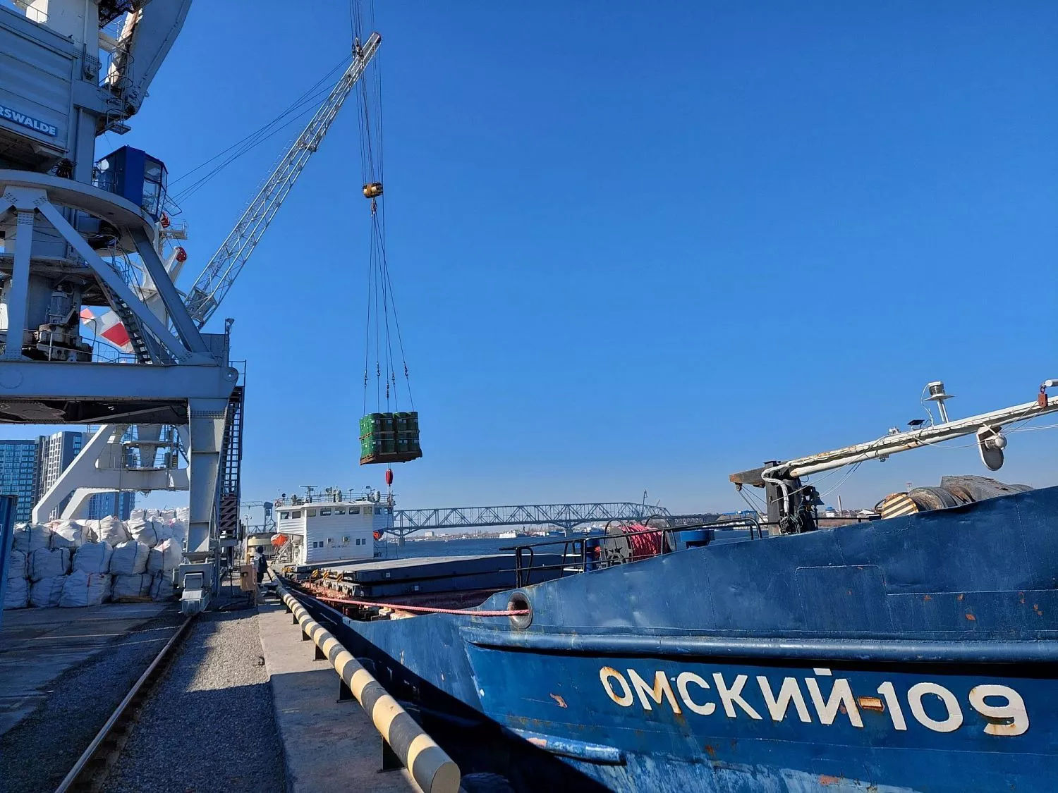 грузовые операции в марте 2022